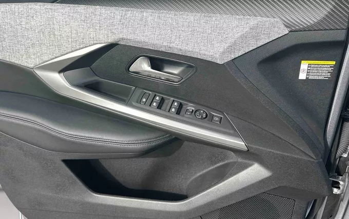 PEUGEOT 5008 Hybrid 136 e-DCS6 Allure photo 20 944993