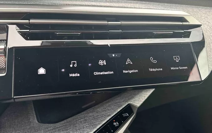 PEUGEOT 5008 Hybrid 136 e-DCS6 Allure photo 21 944993