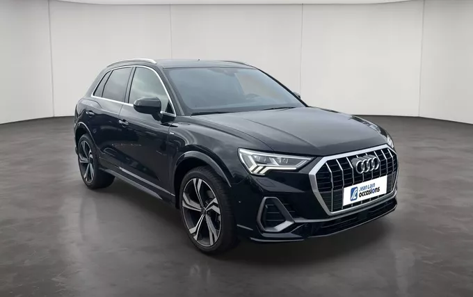 AUDI Q3 35 TFSI 150 ch S tronic 7 S line plus extérieur trois quart avant droit 2132761