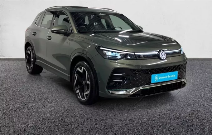 VOLKSWAGEN TIGUAN 1.5 eTSI 150ch DSG7 R-Line Edition extérieur trois quart avant droit 2130464