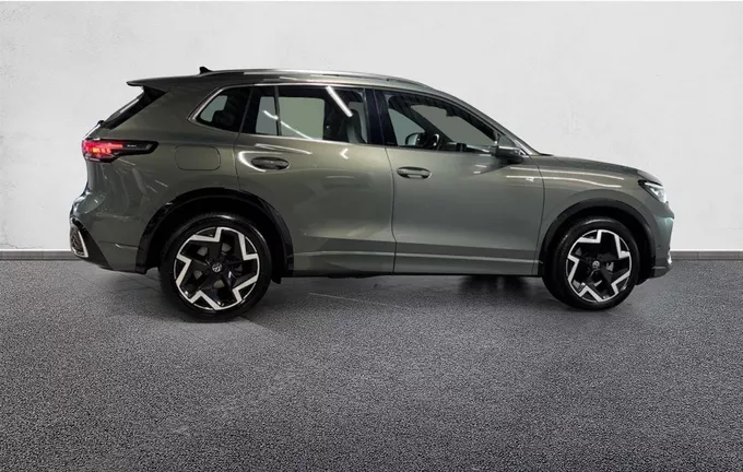 VOLKSWAGEN TIGUAN 1.5 eTSI 150ch DSG7 R-Line Edition extérieur côté droit 2130464
