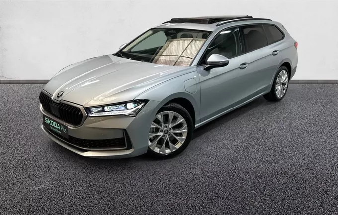 SKODA SUPERB Combi 1.5 TSI 204 ch PHEV DSG6 Selection extérieur trois quart avant gauche 2127827