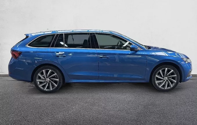 SKODA OCTAVIA Combi 2.0 TDI 150 ch DSG7 Style extérieur côté droit 213601