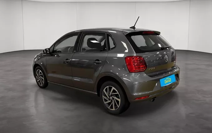VOLKSWAGEN POLO 1.2 TSI 90 BMT Confortline extérieur trois quart arrière gauche 213646