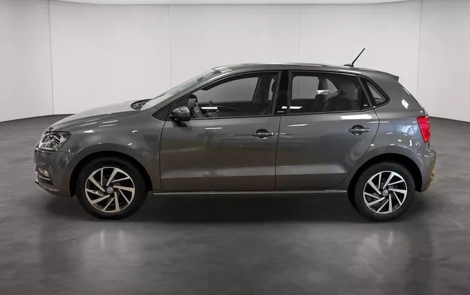 VOLKSWAGEN POLO 1.2 TSI 90 BMT Confortline extérieur côté gauche 213646