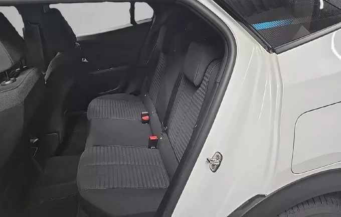 PEUGEOT 2008 PureTech 130 S&S EAT8 Style photo 17 945451