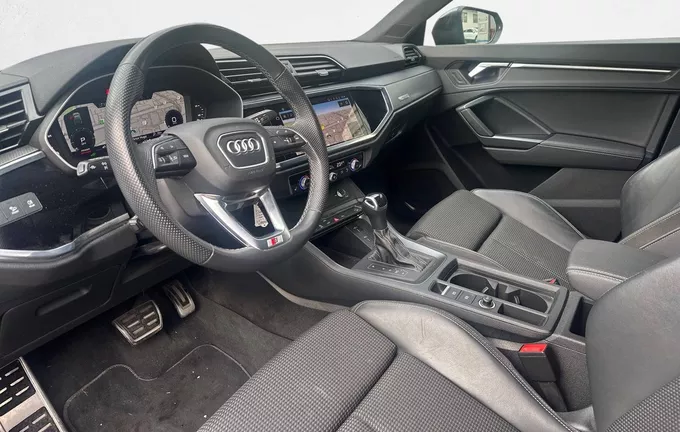 AUDI Q3 Sportback 45 TFSIe 245 ch S tronic 6 S line photo 11 2125228