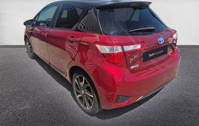 TOYOTA YARIS Hybride 100h Collection extérieur trois quart arrière gauche 1103642