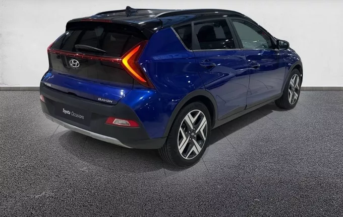 HYUNDAI BAYON 1.0 T-GDi 100 DCT-7 Hybrid 48V Executive extérieur trois quart arrière droit 13538