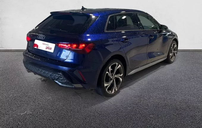 AUDI A3 Sportback TFSI Mild Hybrid 150 S tronic 7 S line extérieur trois quart arrière droit 2127686