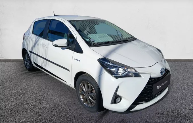 TOYOTA YARIS Hybride 100h Dynamic extérieur trois quart avant droit 1103771