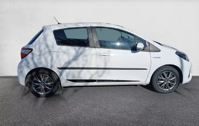 TOYOTA YARIS Hybride 100h Dynamic extérieur côté droit 1103771