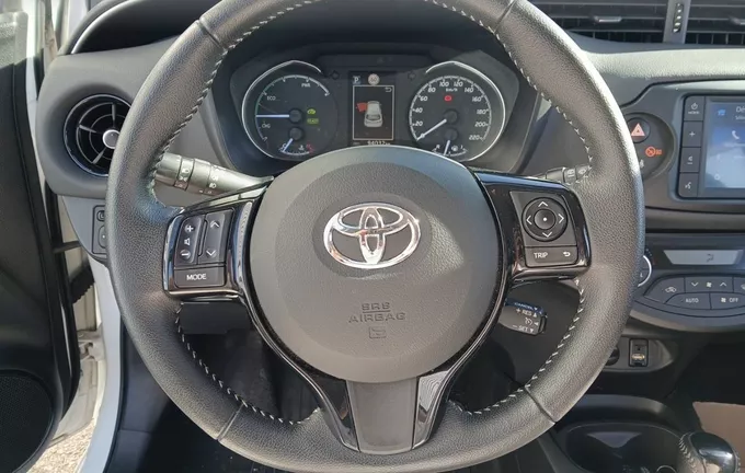 TOYOTA YARIS Hybride 100h Dynamic photo 12 1103771