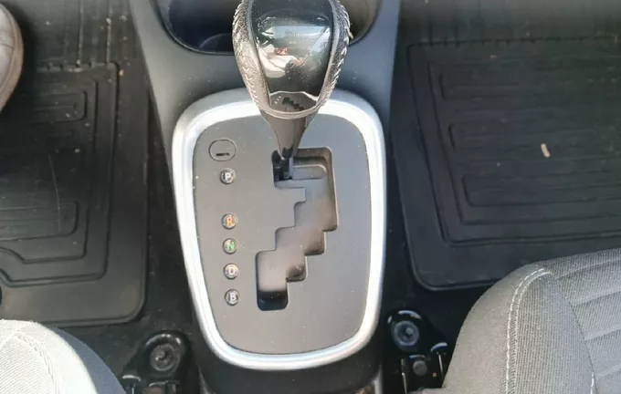 TOYOTA YARIS Hybride 100h Dynamic photo 13 1103771