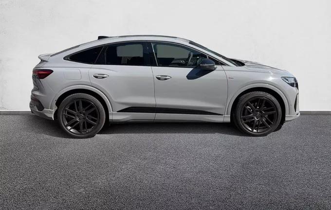 AUDI Q4 E-TRON Q4 Sportback e-tron Performance extérieur côté droit 9615