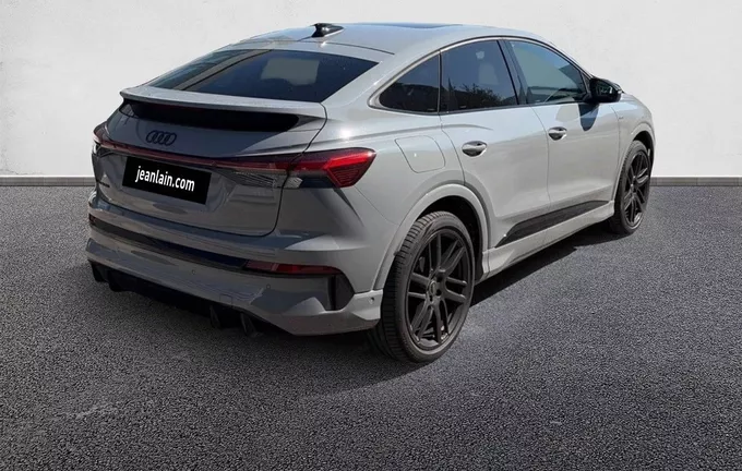 AUDI Q4 E-TRON Q4 Sportback e-tron Performance extérieur trois quart arrière droit 9615