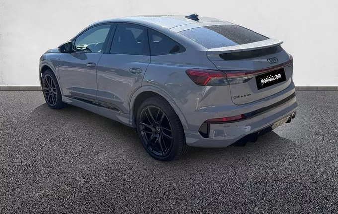AUDI Q4 E-TRON Q4 Sportback e-tron Performance extérieur trois quart arrière gauche 9615