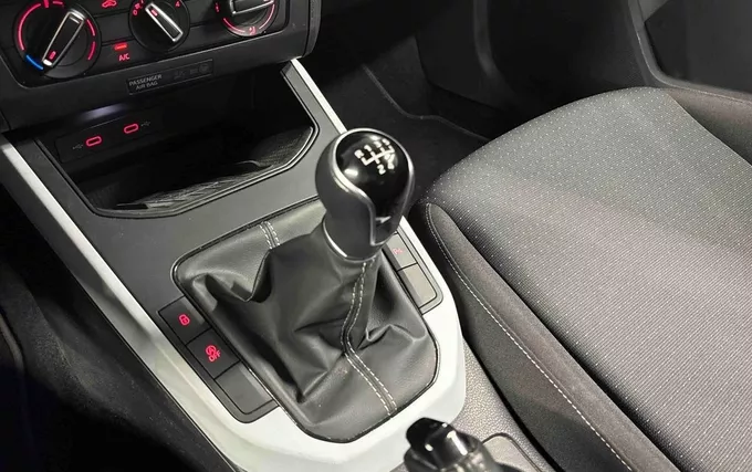 SEAT ARONA 1.0 TSI 95 ch Start/Stop BVM5 Urban photo 13 2132477