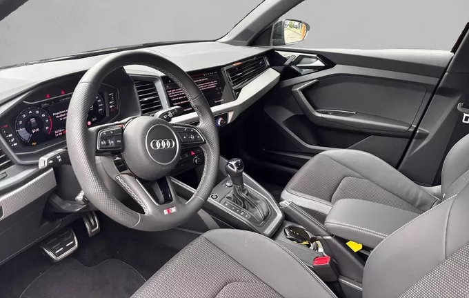 AUDI A1 Sportback 30 TFSI 116 ch S tronic 7 S Line photo 11 2130457