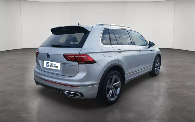 VOLKSWAGEN TIGUAN 2.0 TDI 200ch DSG7 4Motion R-Line Exclusive extérieur trois quart arrière droit 2132183