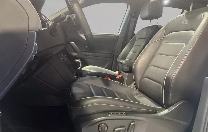 VOLKSWAGEN TIGUAN 2.0 TDI 150ch DSG7 R-Line Exclusive extérieur trois quart arrière droit 2128796