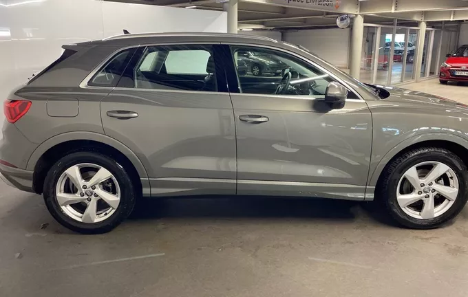 AUDI Q3 35 TDI 150 ch S tronic 7 Quattro Design Luxe extérieur côté droit 2131003