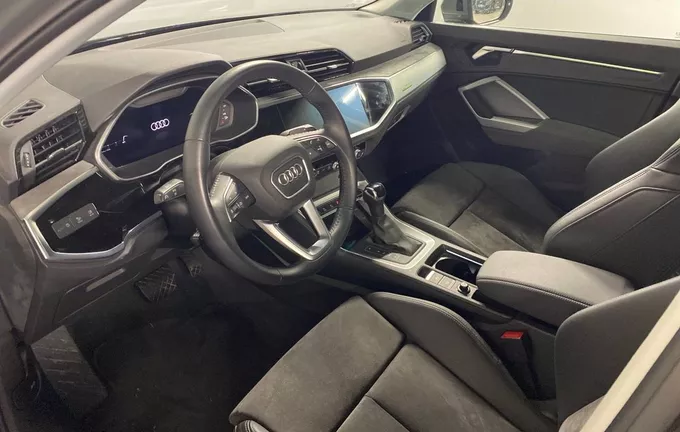 AUDI Q3 35 TDI 150 ch S tronic 7 Quattro Design Luxe photo 11 2131003