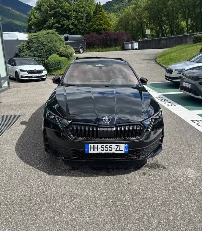 SKODA OCTAVIA Combi 1.5 TSI Hybrid 150 ch ACT DSG7 Sportline extérieur arrière 3607