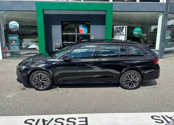 SKODA OCTAVIA Combi 1.5 TSI Hybrid 150 ch ACT DSG7 Sportline extérieur côté gauche 3607