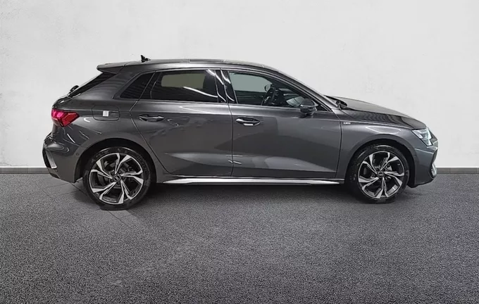 AUDI A3 Sportback TDI 150 S tronic 7 S line extérieur côté droit 2129403