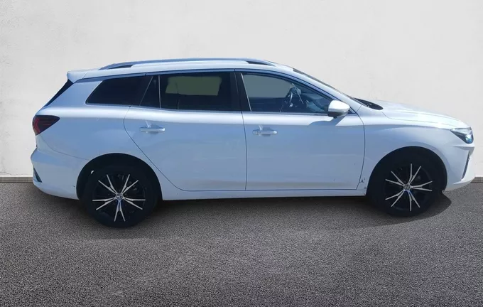 MG MG5 Autonomie Etendue 61kWh - 115 kW 2WD Luxury extérieur côté droit 