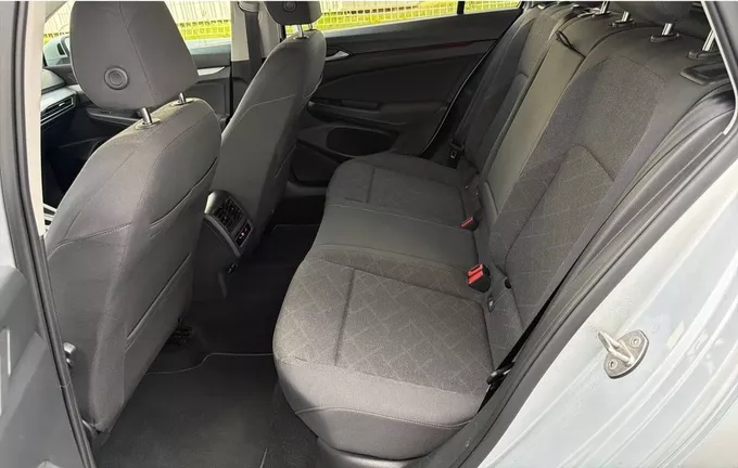VOLKSWAGEN GOLF SW 1.5 eTSI OPF 130 DSG7 Life Business extérieur arrière 213132