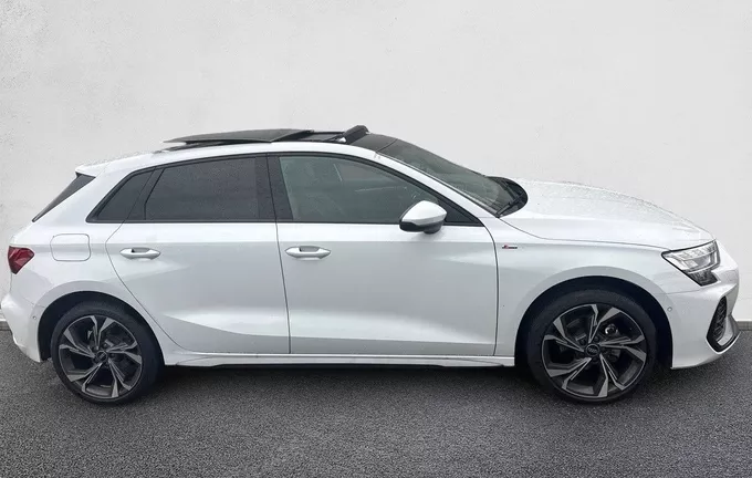 AUDI A3 Sportback TDI 150 S tronic 7 S line extérieur côté droit 2126966