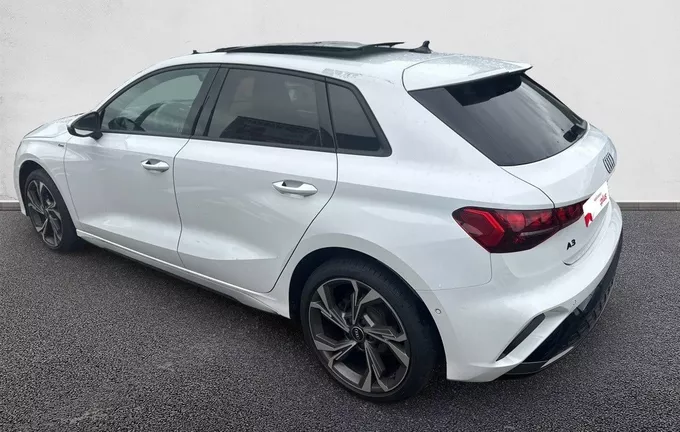 AUDI A3 Sportback TDI 150 S tronic 7 S line extérieur trois quart arrière gauche 2126966