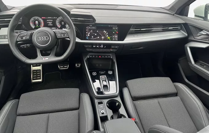 AUDI A3 Sportback TDI 150 S tronic 7 S line photo 18 2126966