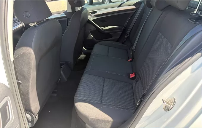 VOLKSWAGEN GOLF 1.0 TSI 85 BVM5 Trendline extérieur arrière 213143
