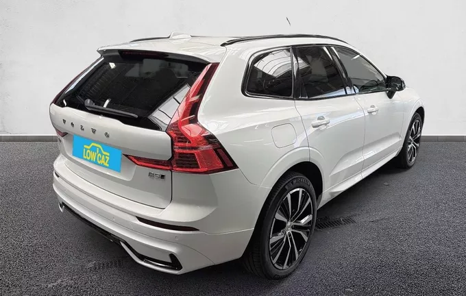 VOLVO XC60 B5 AWD 235 ch Geartronic 8 Ultimate Style Chrome extérieur trois quart arrière droit 2129773