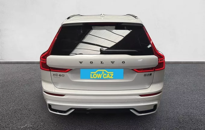 VOLVO XC60 B5 AWD 235 ch Geartronic 8 Ultimate Style Chrome extérieur arrière 2129773