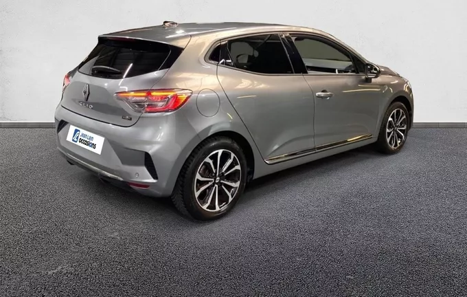 RENAULT CLIO E-Tech full hybrid 145 Techno extérieur trois quart arrière droit 2132857