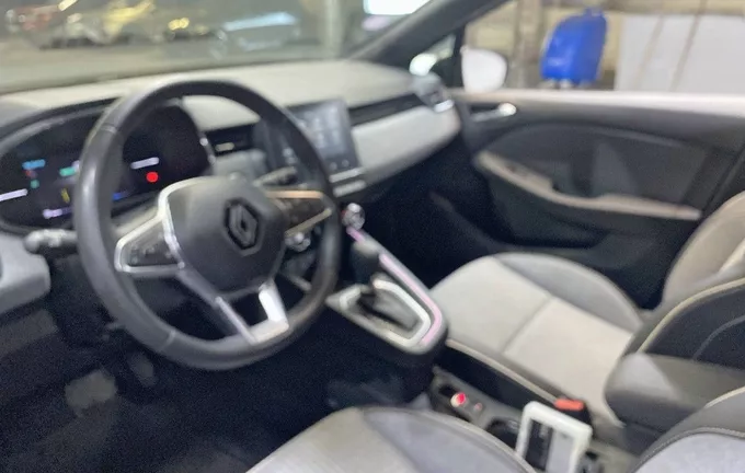 RENAULT CLIO E-Tech full hybrid 145 Techno photo 11 2132857