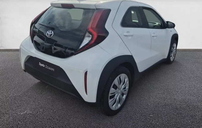 TOYOTA AYGO X 1.0 VVT-i 72 Dynamic extérieur trois quart arrière droit 1103708