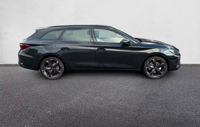 CUPRA LEON Sportstourer eHybrid 204 ch DSG6 V extérieur côté droit 1212