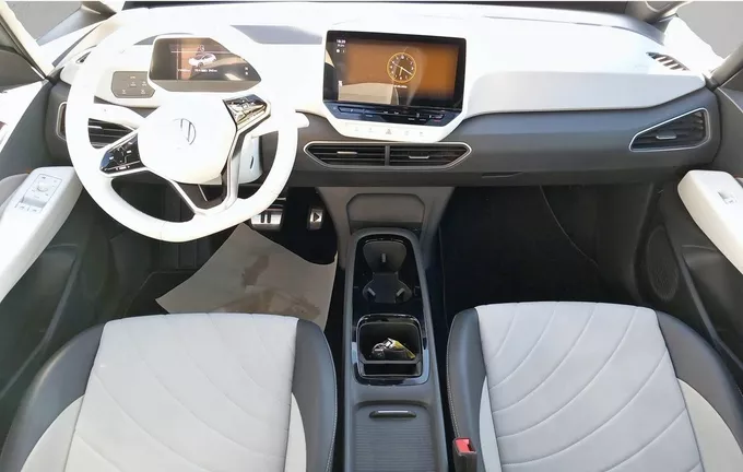 VOLKSWAGEN ID.3 145 ch Pro extérieur trois quart avant droit 460502