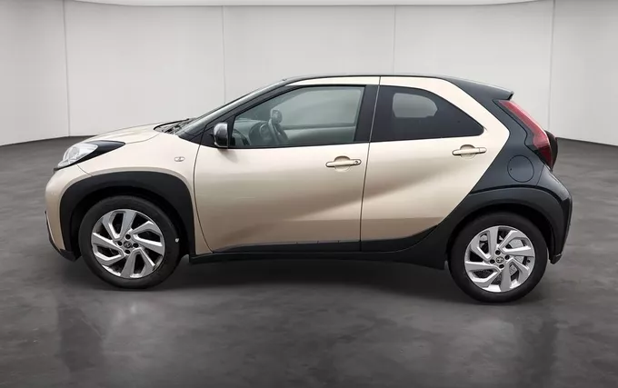 TOYOTA AYGO X 1.0 VVT-i 72 Design extérieur côté droit 1104064