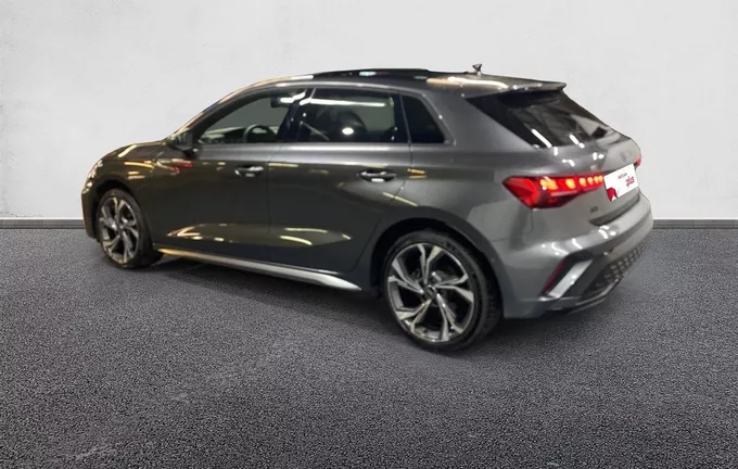 AUDI A3 Sportback TDI 150 S tronic 7 S line extérieur trois quart arrière gauche 2129531