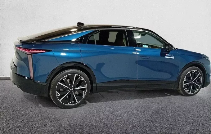 DS N°8 350 ch AWD Long Range Etoile extérieur côté droit 096082