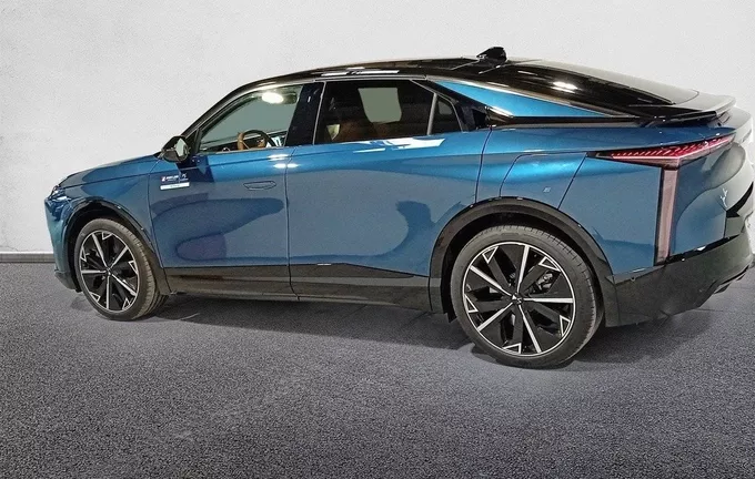 DS N°8 350 ch AWD Long Range Etoile extérieur côté gauche 096082