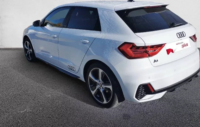 AUDI A1 Sportback 30 TFSI 116 ch S tronic 7 S Line extérieur trois quart arrière gauche 0453