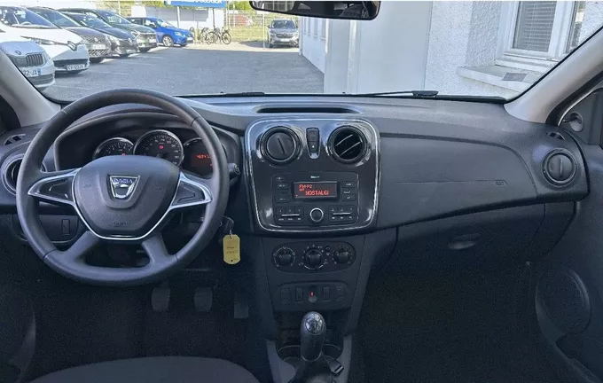DACIA SANDERO SCe 75 Essentiel extérieur trois quart avant droit 213136