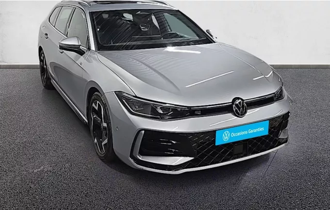 VOLKSWAGEN PASSAT 2.0 TDI EVO SCR 150 DSG7 R-Line extérieur trois quart avant droit 2125861